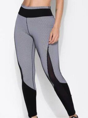 NWT PROTOKOLO Sharlene White and Black Leggings, size M/L